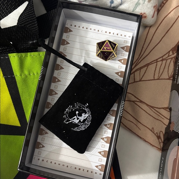 Bookish Items Bundle - Picture 8 of 8